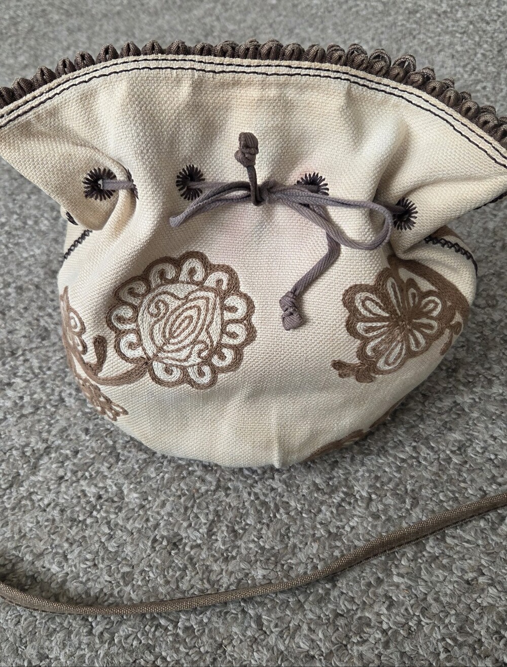 VTG Lucky Brand Floral Boho Small Drawstring Bucket Bag Crossbody